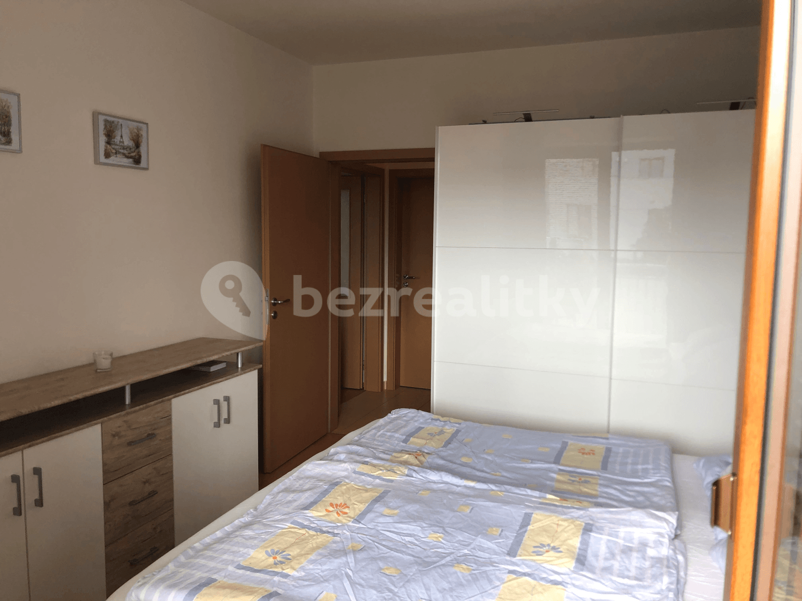 Pronájem bytu 2+kk 54 m², Lomená, Zbuzany, Středočeský kraj Pronájem bytu 2+kk 54 m², Lomená, Zbuzany, Středočeský kraj