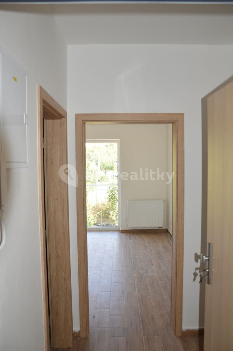 Pronájem bytu 1+kk 23 m², Armádní, Milovice, Středočeský kraj Pronájem bytu 1+kk 23 m², Armádní, Milovice, Středočeský kraj