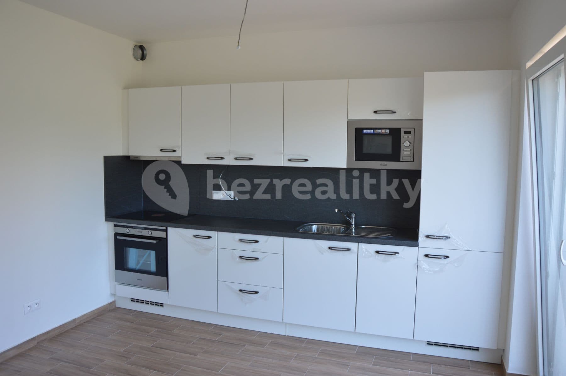 Pronájem bytu 1+kk 23 m², Armádní, Milovice, Středočeský kraj Pronájem bytu 1+kk 23 m², Armádní, Milovice, Středočeský kraj