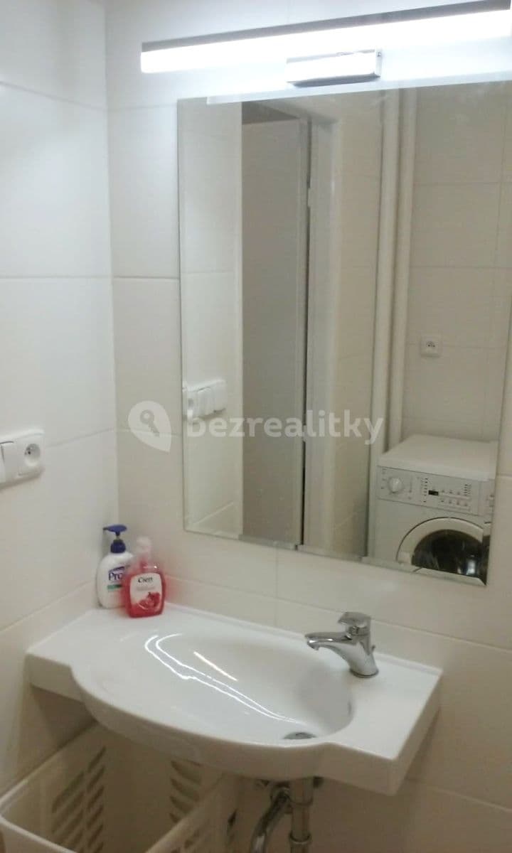 Pronájem bytu 3+1 69 m², Bramboříková, Praha, Praha Pronájem bytu 3+1 69 m², Bramboříková, Praha, Praha