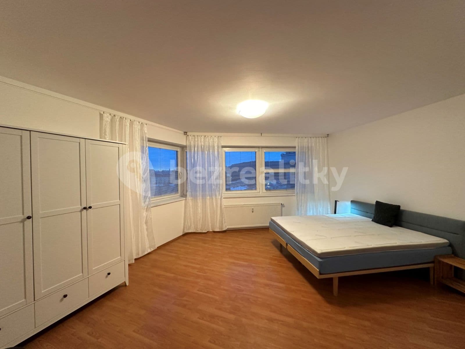 Pronájem bytu 2+kk 56 m², ulice Kloboučnická, Praha, Praha Pronájem bytu 2+kk 56 m², ulice Kloboučnická, Praha, Praha