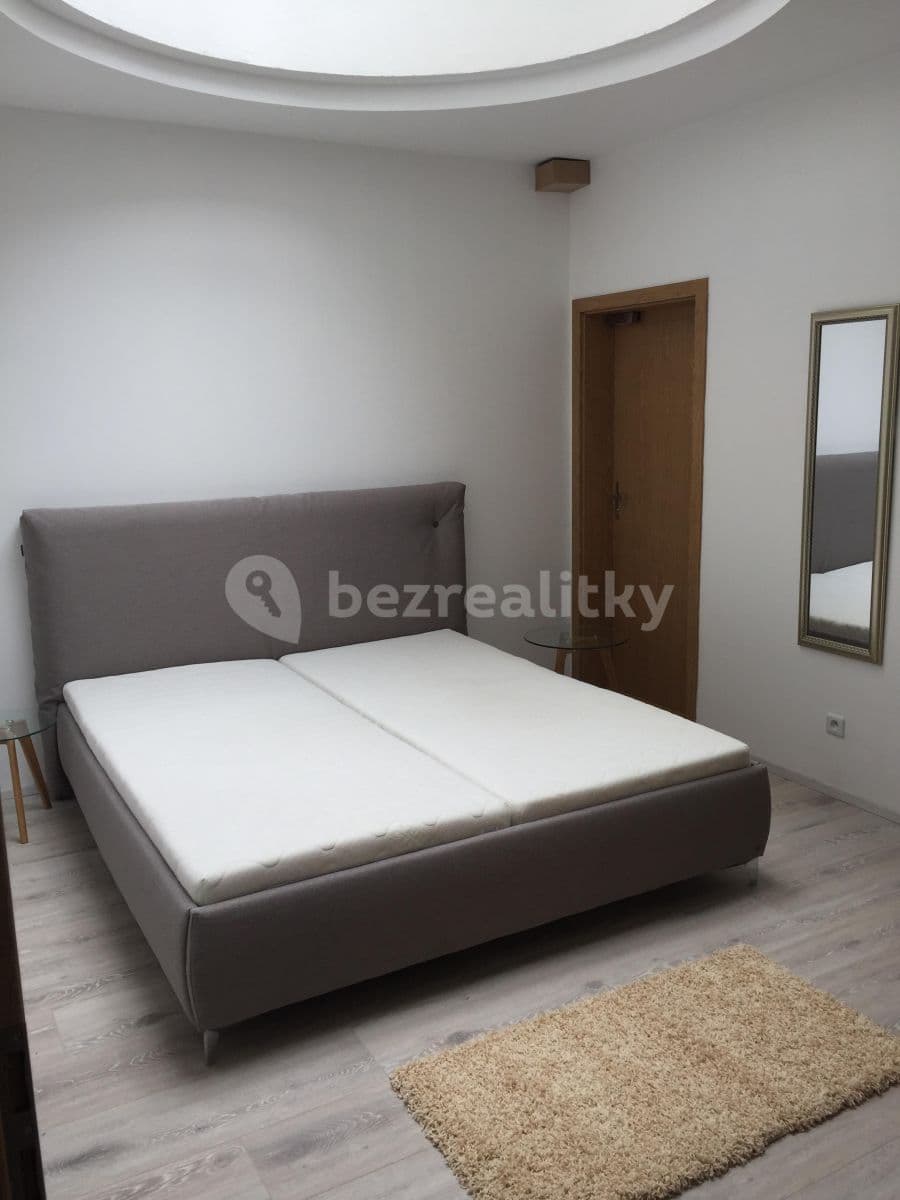 Pronájem bytu 3+kk 94 m², Pod dvorem, Praha, Praha Pronájem bytu 3+kk 94 m², Pod dvorem, Praha, Praha