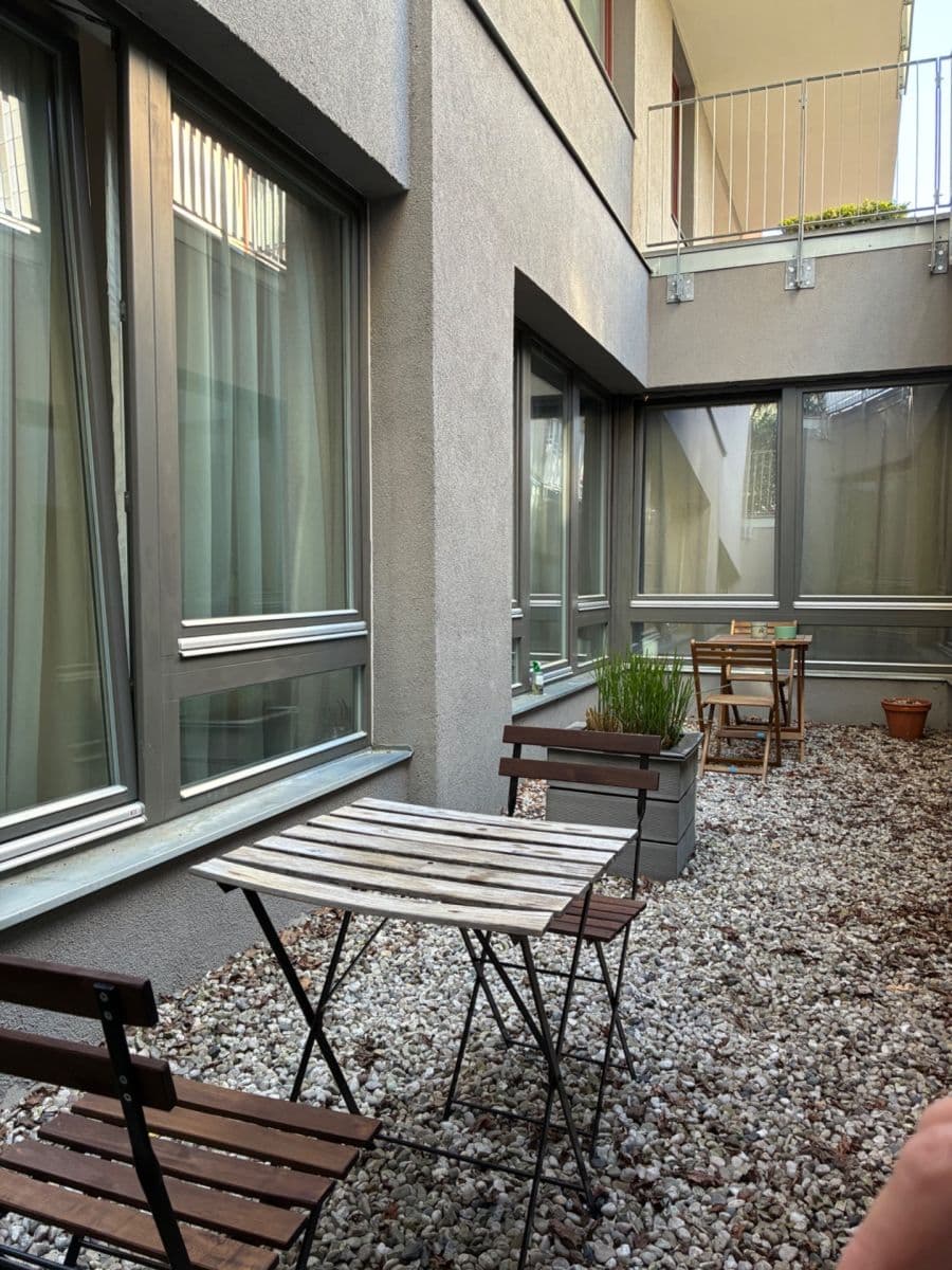 Pronájem bytu 3+kk 94 m², Pod dvorem, Praha, Praha Pronájem bytu 3+kk 94 m², Pod dvorem, Praha, Praha