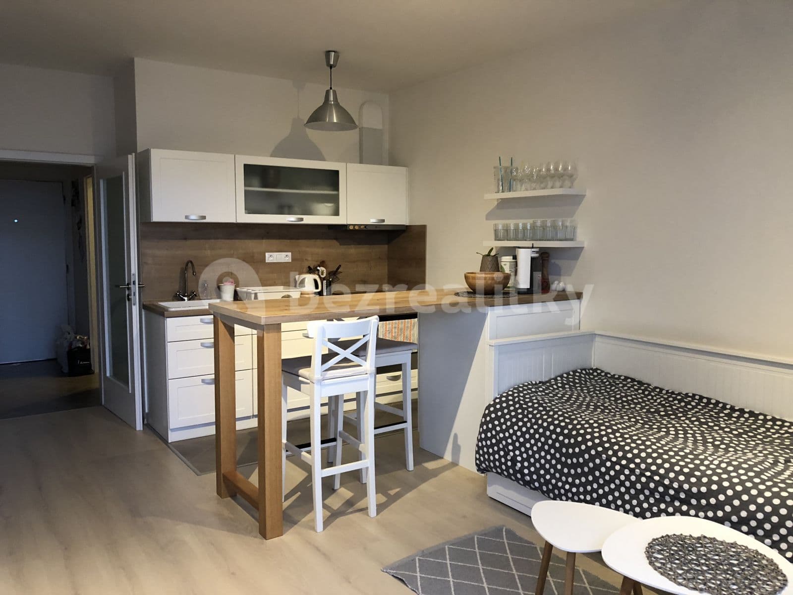 Pronájem bytu 1+kk 39 m², Modenská, Praha, Praha Pronájem bytu 1+kk 39 m², Modenská, Praha, Praha