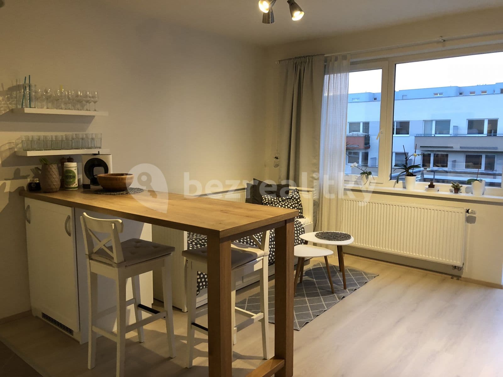 Pronájem bytu 1+kk 39 m², Modenská, Praha, Praha Pronájem bytu 1+kk 39 m², Modenská, Praha, Praha