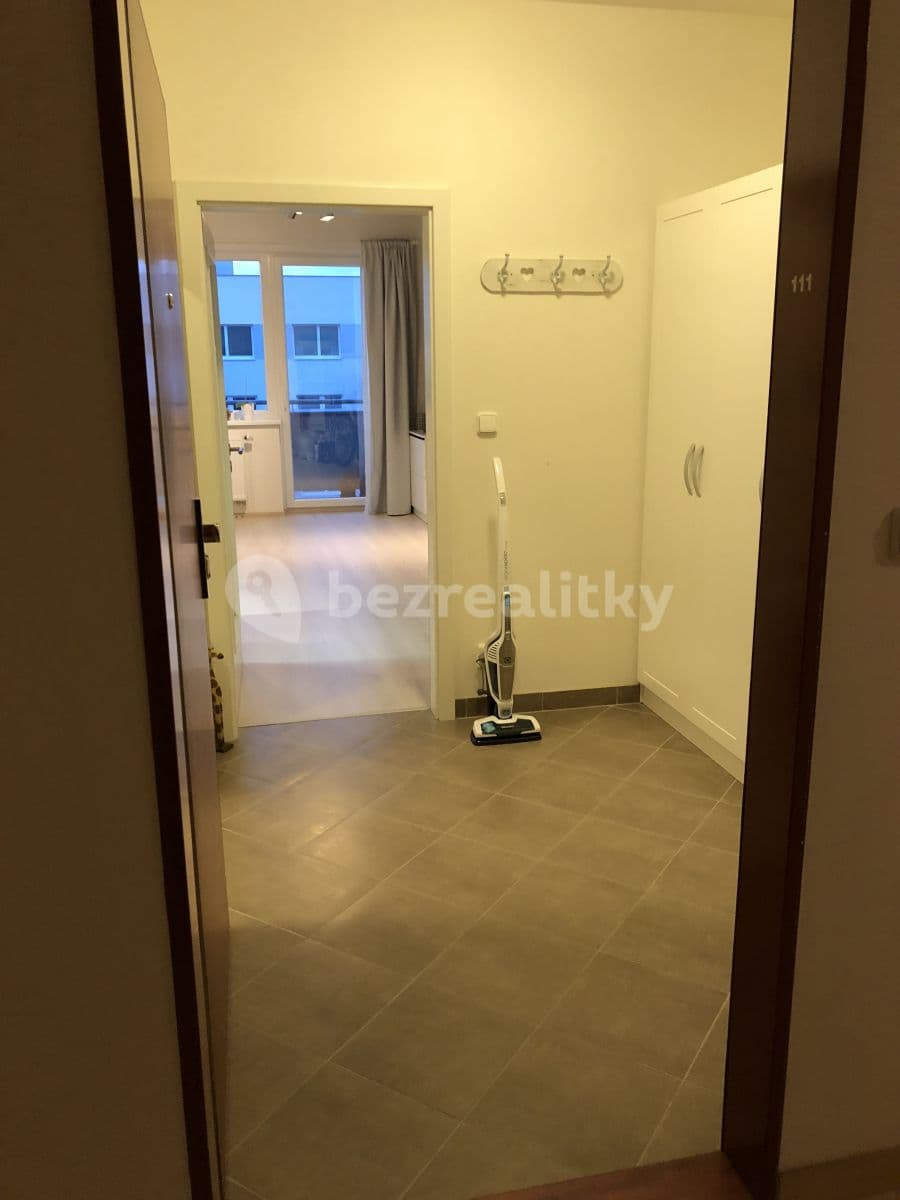 Pronájem bytu 1+kk 39 m², Modenská, Praha, Praha Pronájem bytu 1+kk 39 m², Modenská, Praha, Praha