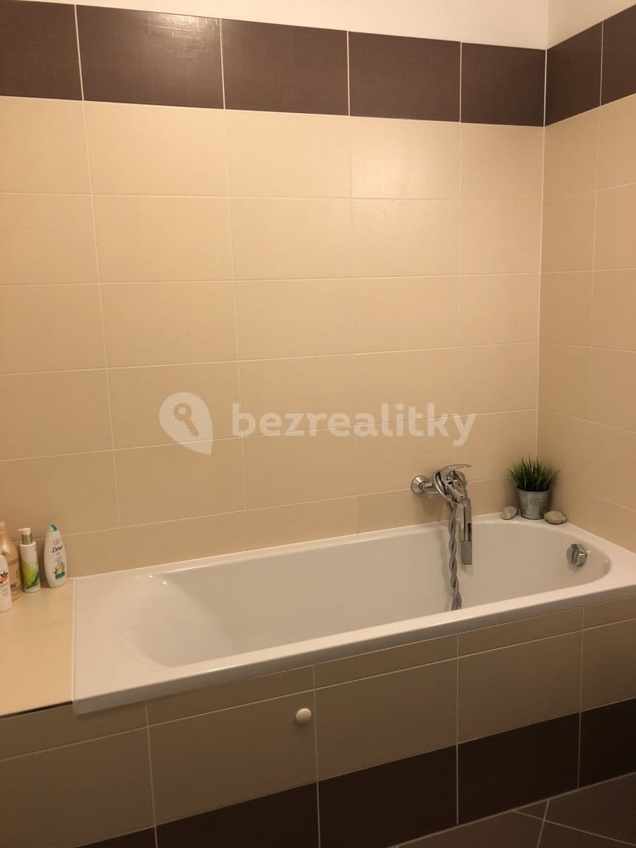 Pronájem bytu 1+kk 39 m², Modenská, Praha, Praha Pronájem bytu 1+kk 39 m², Modenská, Praha, Praha
