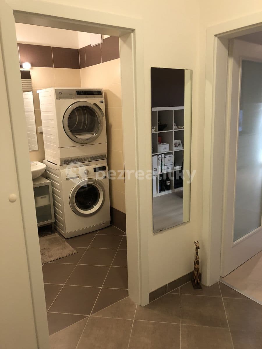 Pronájem bytu 1+kk 39 m², Modenská, Praha, Praha Pronájem bytu 1+kk 39 m², Modenská, Praha, Praha