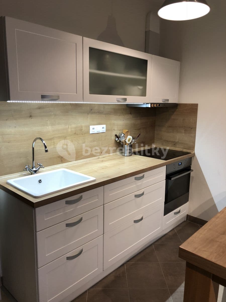 Pronájem bytu 1+kk 39 m², Modenská, Praha, Praha Pronájem bytu 1+kk 39 m², Modenská, Praha, Praha