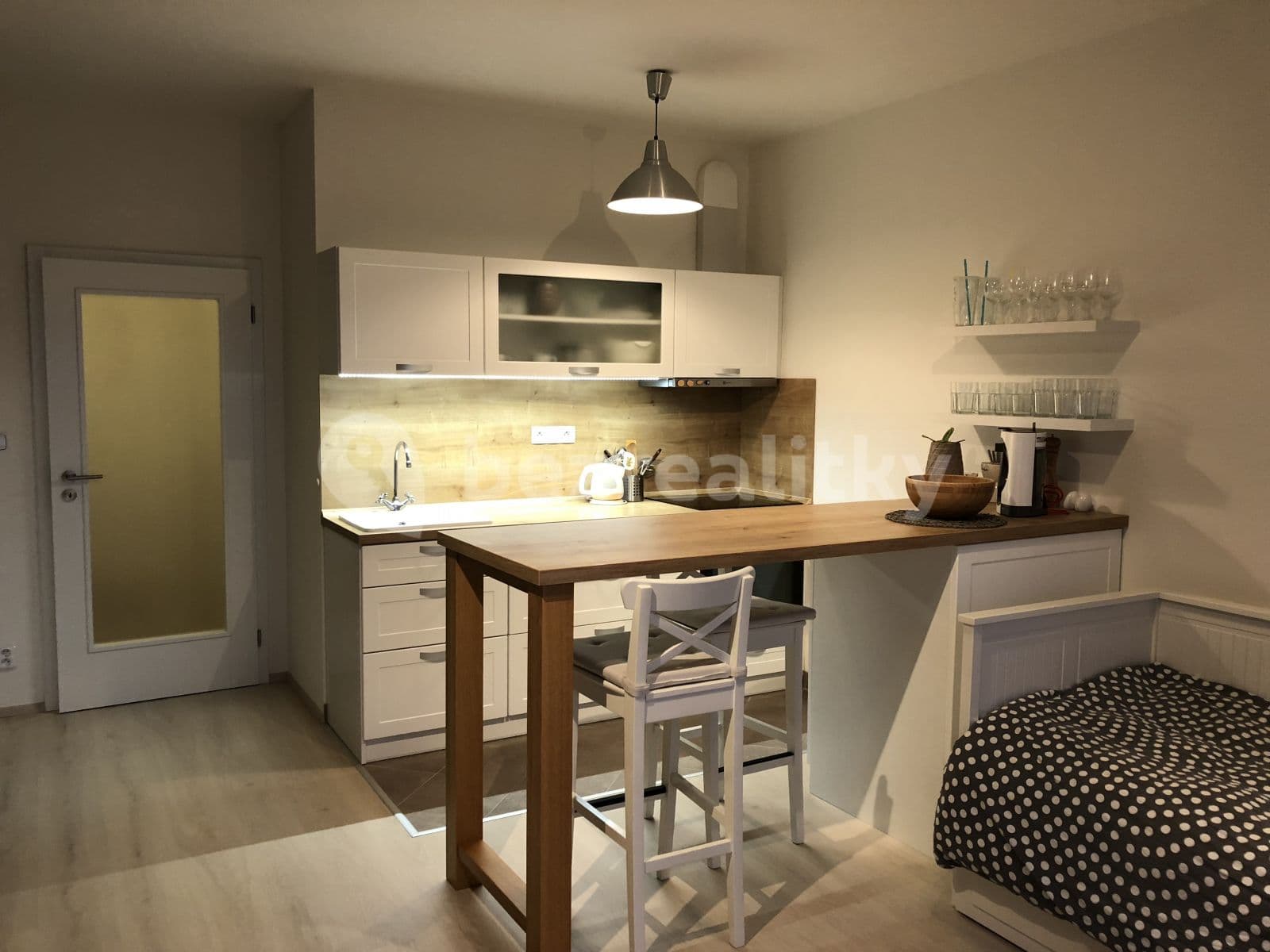 Pronájem bytu 1+kk 39 m², Modenská, Praha, Praha Pronájem bytu 1+kk 39 m², Modenská, Praha, Praha