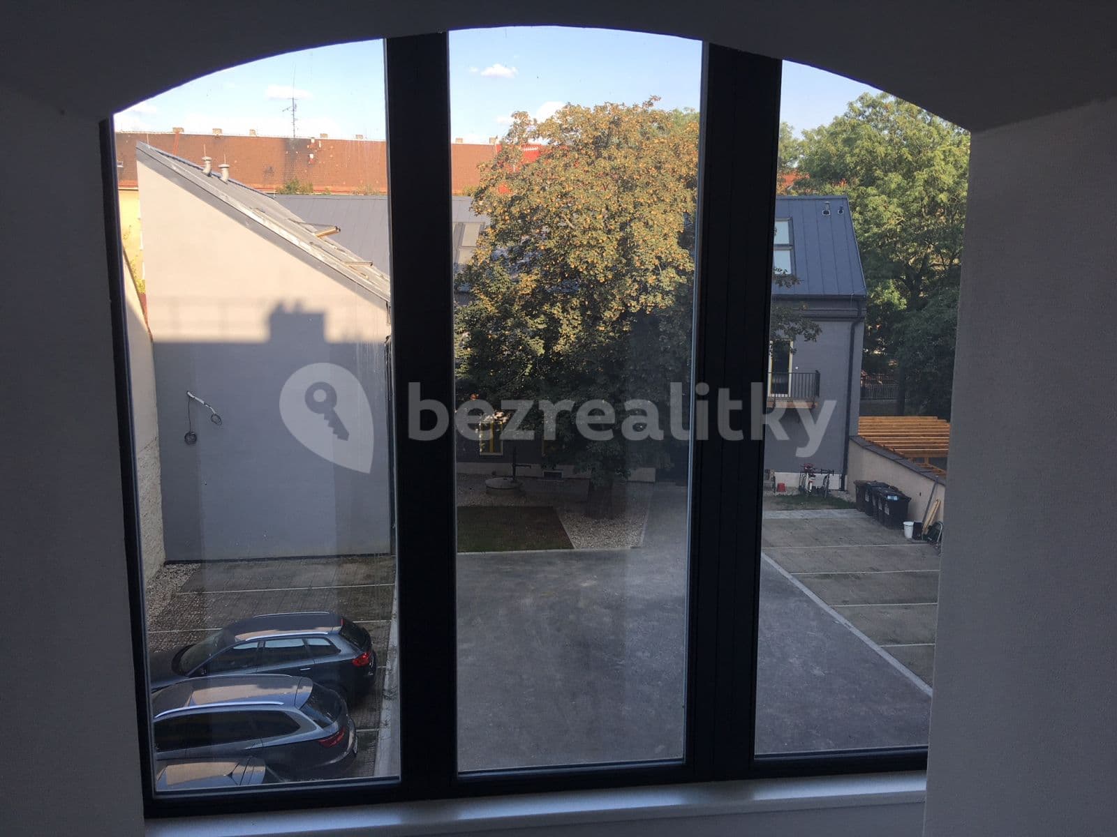 Pronájem garáže 13 m², Zenklova, Praha, Praha Pronájem garáže 13 m², Zenklova, Praha, Praha