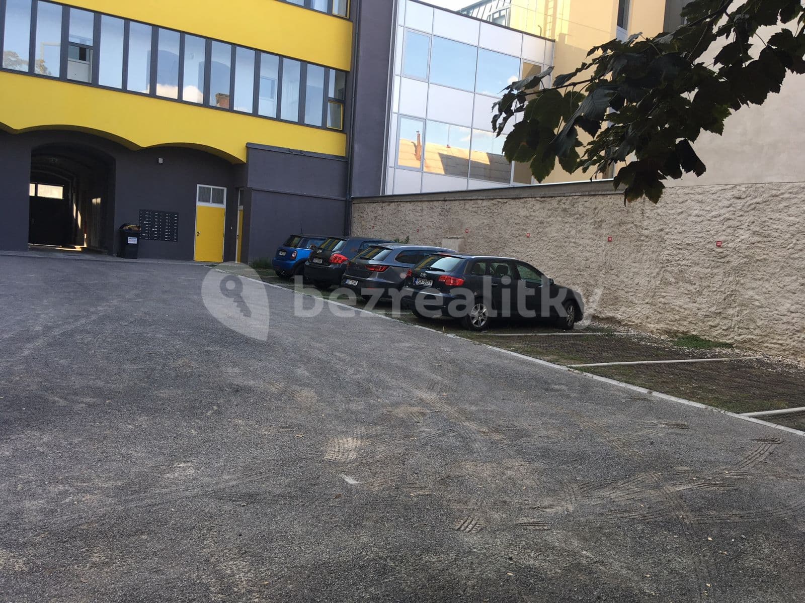 Pronájem garáže 13 m², Zenklova, Praha, Praha Pronájem garáže 13 m², Zenklova, Praha, Praha