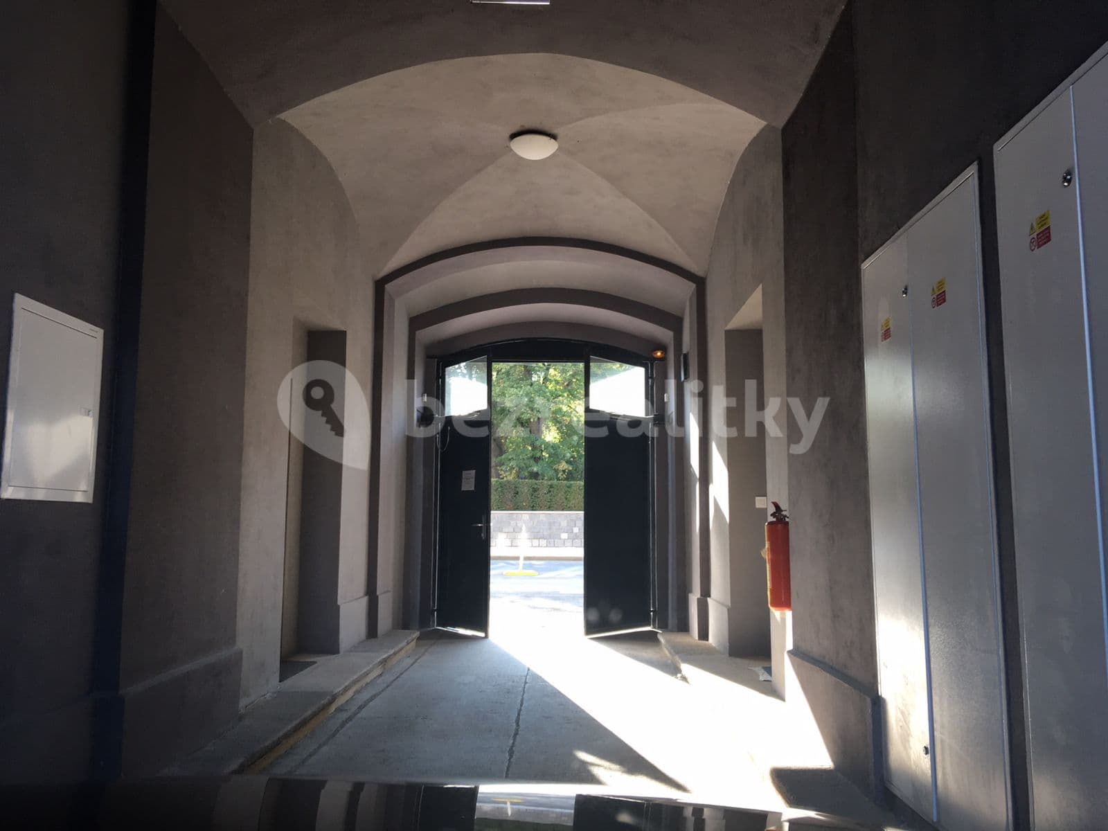 Pronájem garáže 13 m², Zenklova, Praha, Praha Pronájem garáže 13 m², Zenklova, Praha, Praha