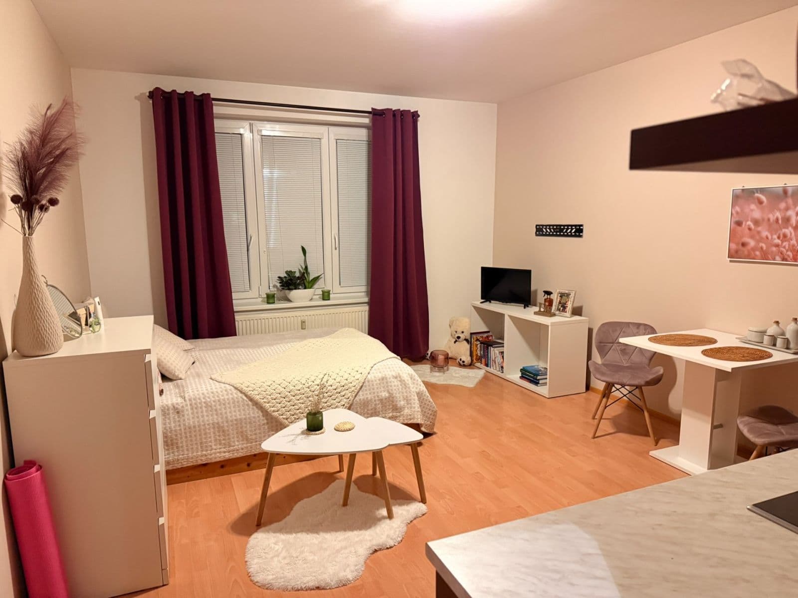 Pronájem bytu 1+kk 28 m², Velenovského, Praha, Praha Pronájem bytu 1+kk 28 m², Velenovského, Praha, Praha