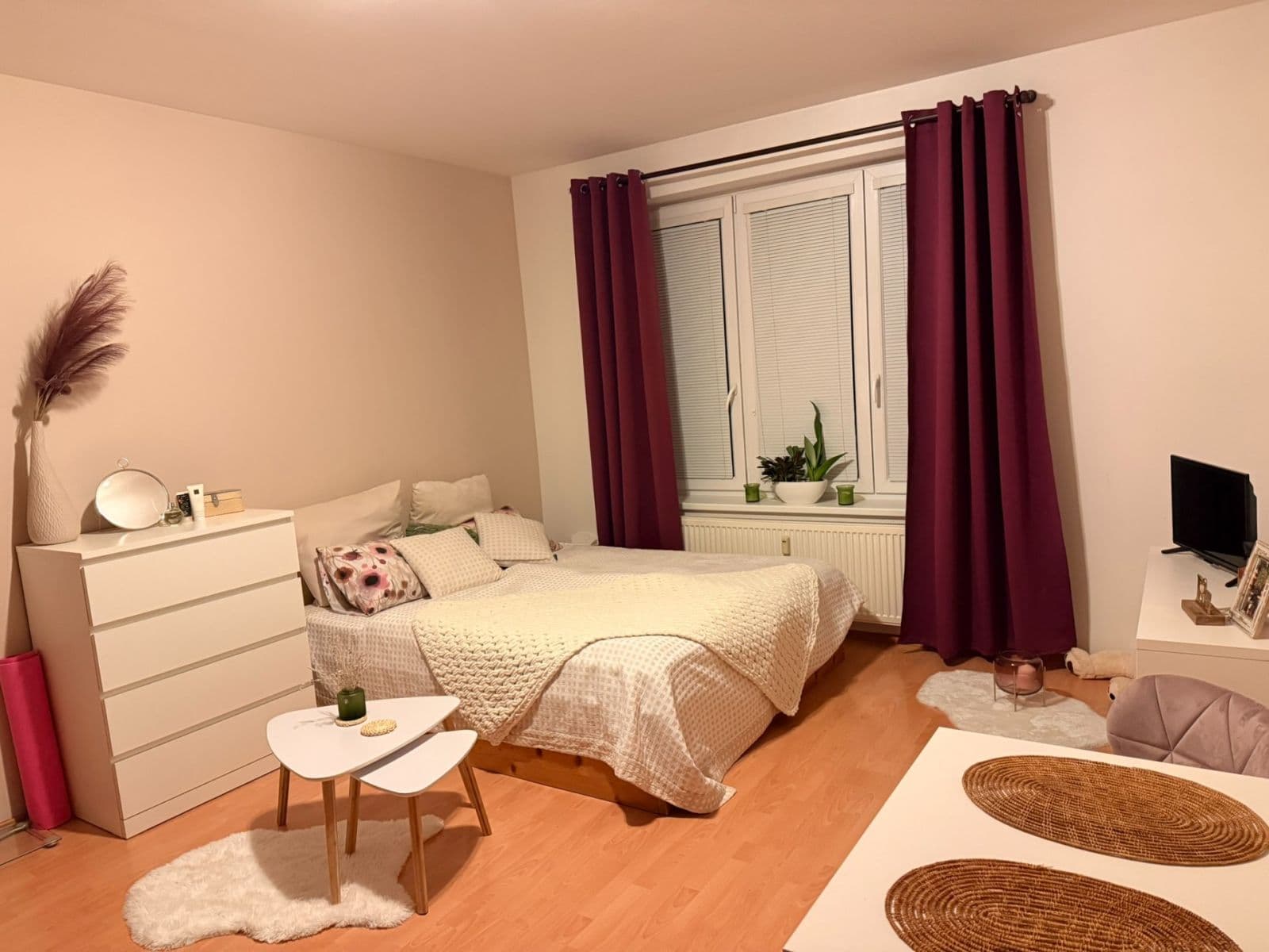Pronájem bytu 1+kk 28 m², Velenovského, Praha, Praha Pronájem bytu 1+kk 28 m², Velenovského, Praha, Praha