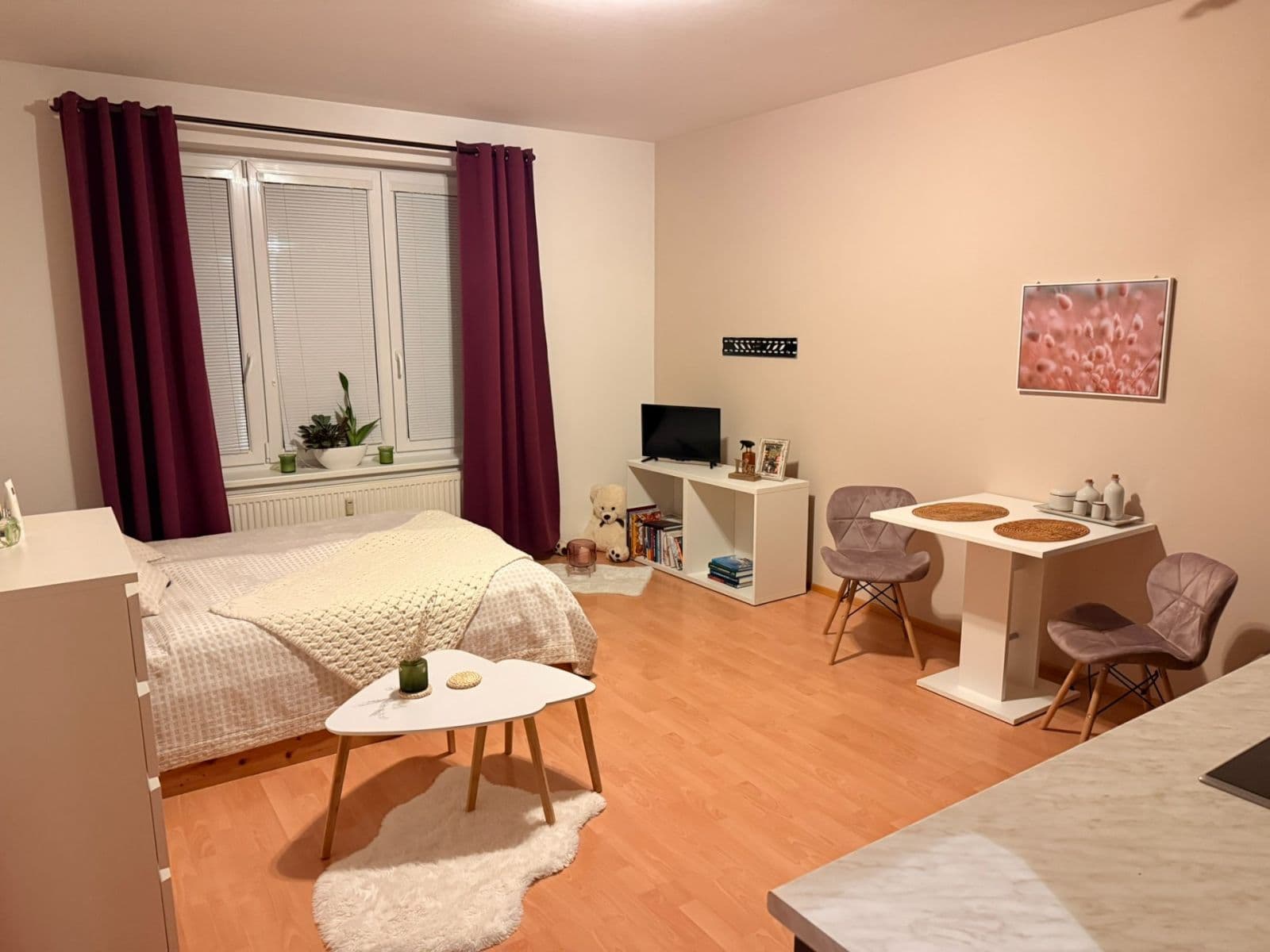 Pronájem bytu 1+kk 28 m², Velenovského, Praha, Praha Pronájem bytu 1+kk 28 m², Velenovského, Praha, Praha