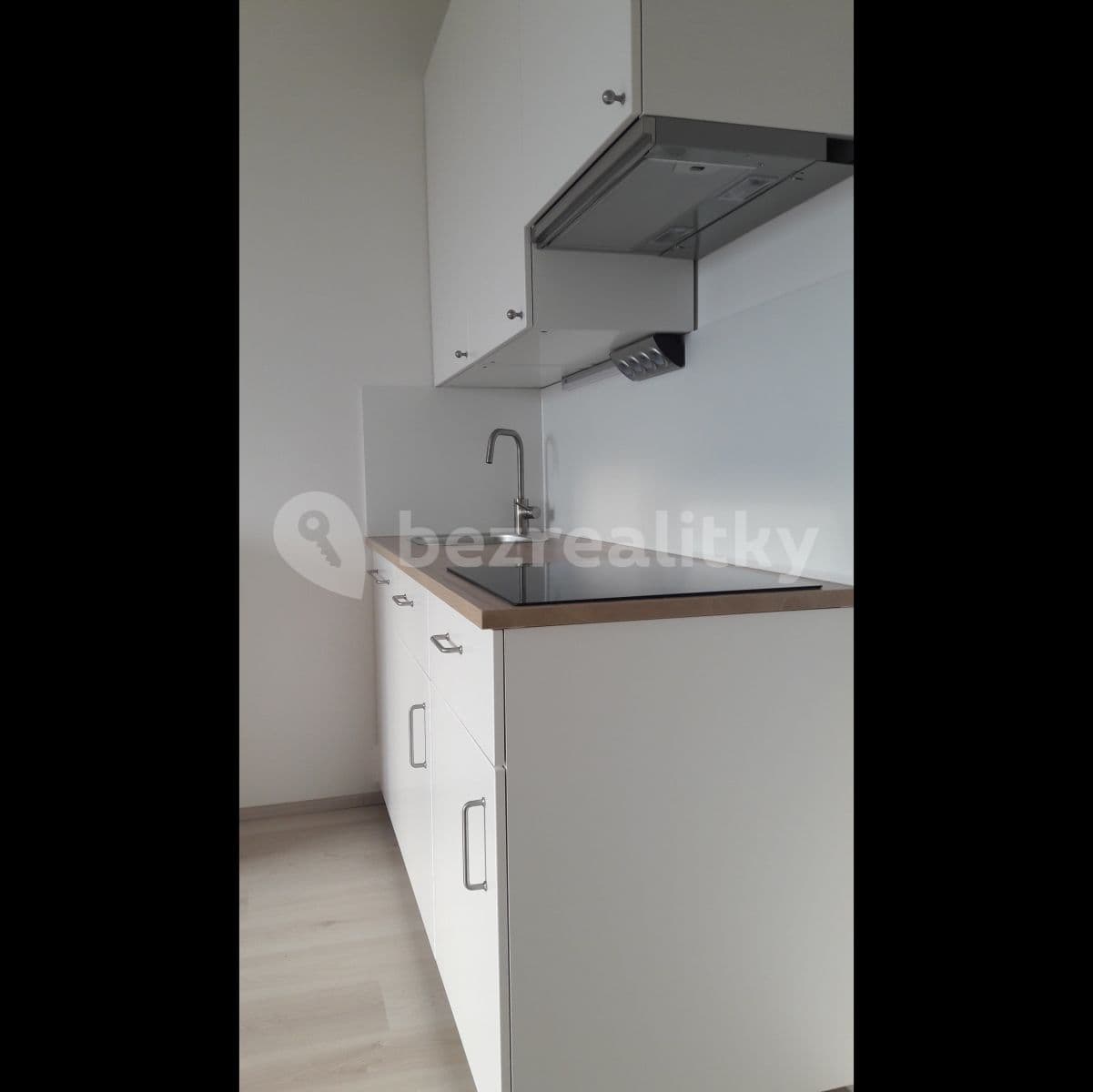 Pronájem bytu 1+kk 28 m², Plzeň, Plzeňský kraj Pronájem bytu 1+kk 28 m², Plzeň, Plzeňský kraj