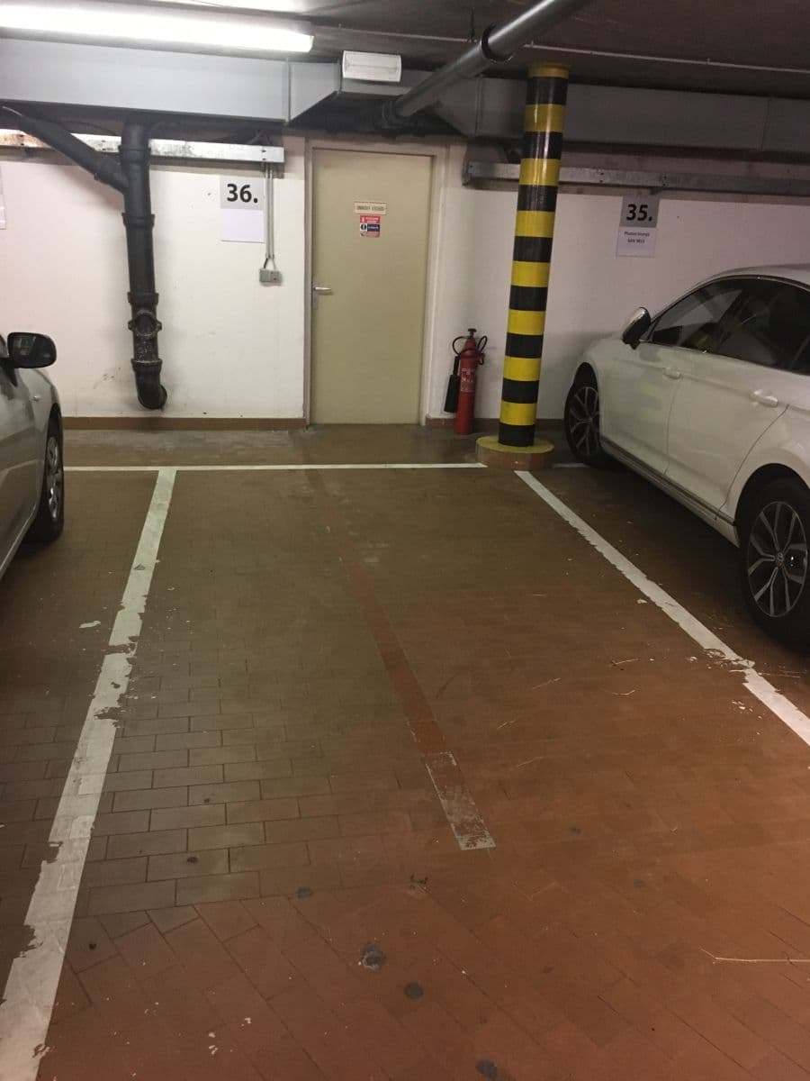 Pronájem garáže 8 m², Uruguayská, Praha, Praha Pronájem garáže 8 m², Uruguayská, Praha, Praha