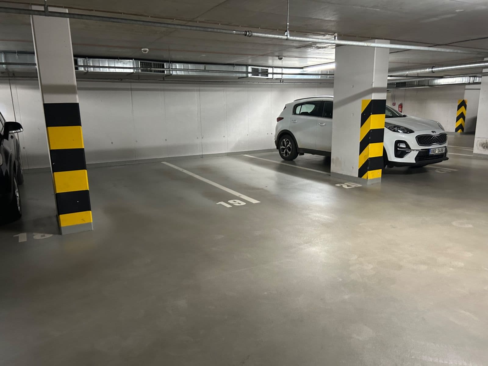 Pronájem garáže 15 m², Hábova, Praha, Praha Pronájem garáže 15 m², Hábova, Praha, Praha