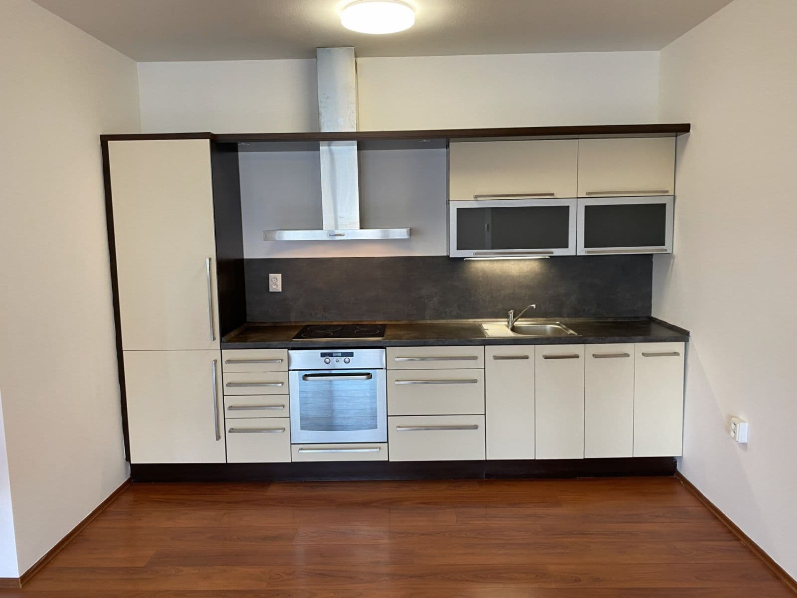 Pronájem bytu 2+kk 67 m², Na Tabulovém vrchu, Olomouc, Olomoucký kraj Pronájem bytu 2+kk 67 m², Na Tabulovém vrchu, Olomouc, Olomoucký kraj