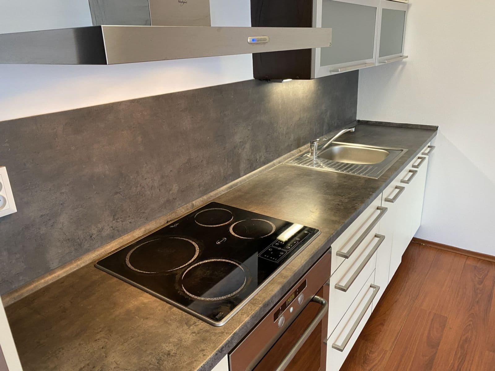 Pronájem bytu 2+kk 67 m², Na Tabulovém vrchu, Olomouc, Olomoucký kraj Pronájem bytu 2+kk 67 m², Na Tabulovém vrchu, Olomouc, Olomoucký kraj