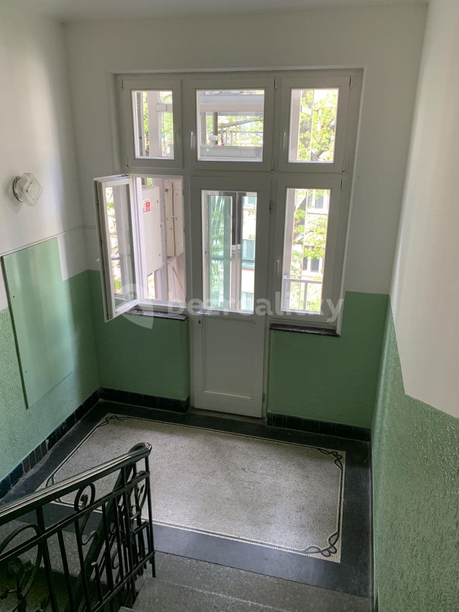 Pronájem bytu Garsoniéra 35 m², U Havlíčkových sadů, Praha, Praha Pronájem bytu Garsoniéra 35 m², U Havlíčkových sadů, Praha, Praha