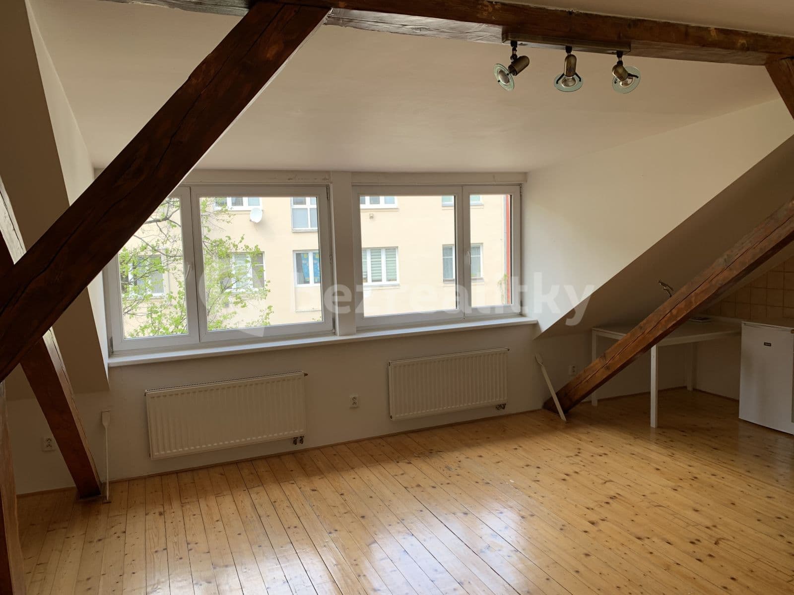 Pronájem bytu Garsoniéra 35 m², U Havlíčkových sadů, Praha, Praha Pronájem bytu Garsoniéra 35 m², U Havlíčkových sadů, Praha, Praha