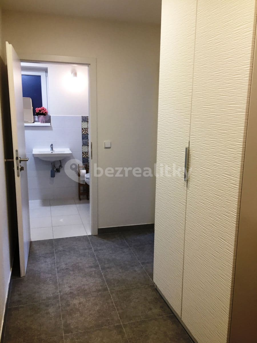 Pronájem bytu 1+kk 32 m², Dukelských hrdinů, Praha, Praha Pronájem bytu 1+kk 32 m², Dukelských hrdinů, Praha, Praha