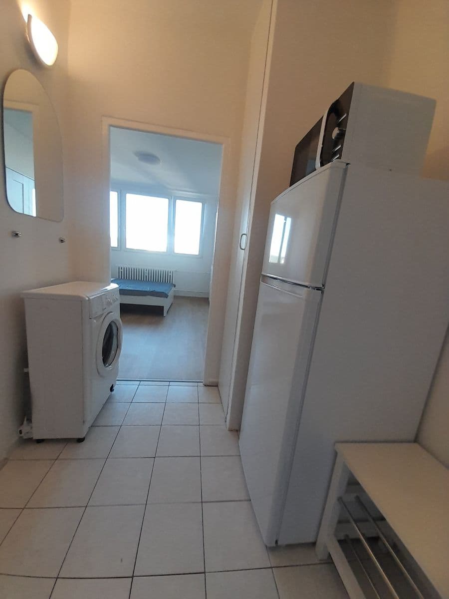 Pronájem bytu 1+kk 24 m², Halasovo náměstí, Brno, Jihomoravský kraj Pronájem bytu 1+kk 24 m², Halasovo náměstí, Brno, Jihomoravský kraj
