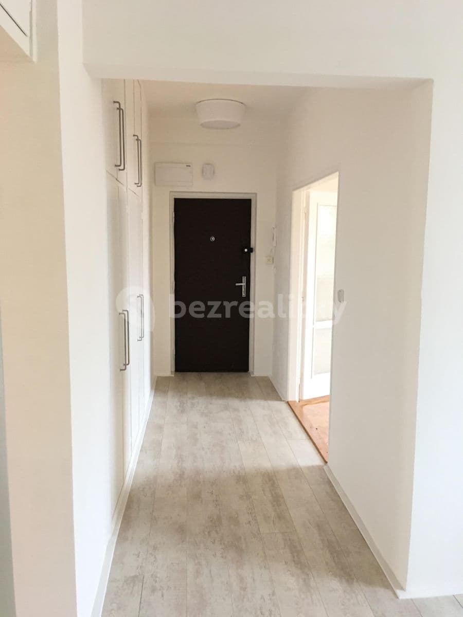 Pronájem bytu 2+1 66 m², Osvoboditelů, Zlín, Zlínský kraj Pronájem bytu 2+1 66 m², Osvoboditelů, Zlín, Zlínský kraj
