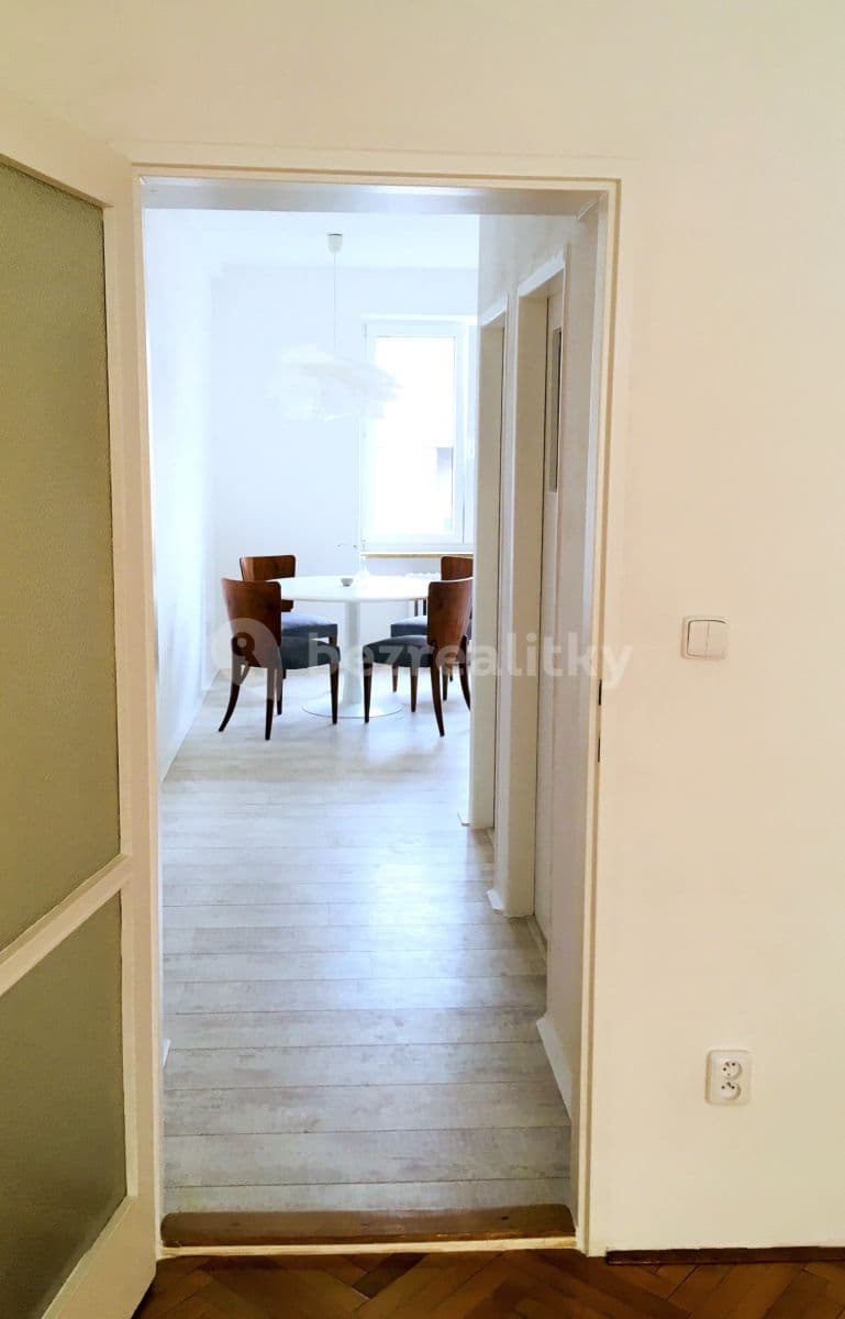 Pronájem bytu 2+1 66 m², Osvoboditelů, Zlín, Zlínský kraj Pronájem bytu 2+1 66 m², Osvoboditelů, Zlín, Zlínský kraj