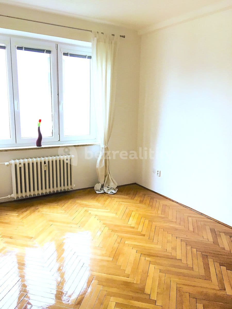 Pronájem bytu 2+1 66 m², Osvoboditelů, Zlín, Zlínský kraj Pronájem bytu 2+1 66 m², Osvoboditelů, Zlín, Zlínský kraj