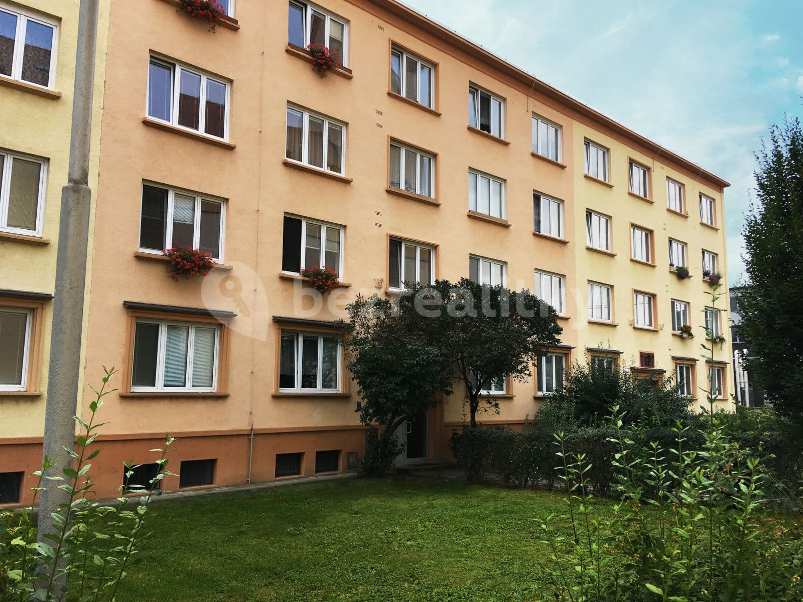 Pronájem bytu 2+1 66 m², Osvoboditelů, Zlín, Zlínský kraj Pronájem bytu 2+1 66 m², Osvoboditelů, Zlín, Zlínský kraj