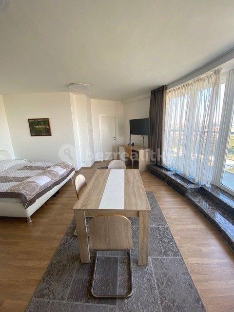 Pronájem bytu 1+kk 30 m², Konojedská, Praha, Praha