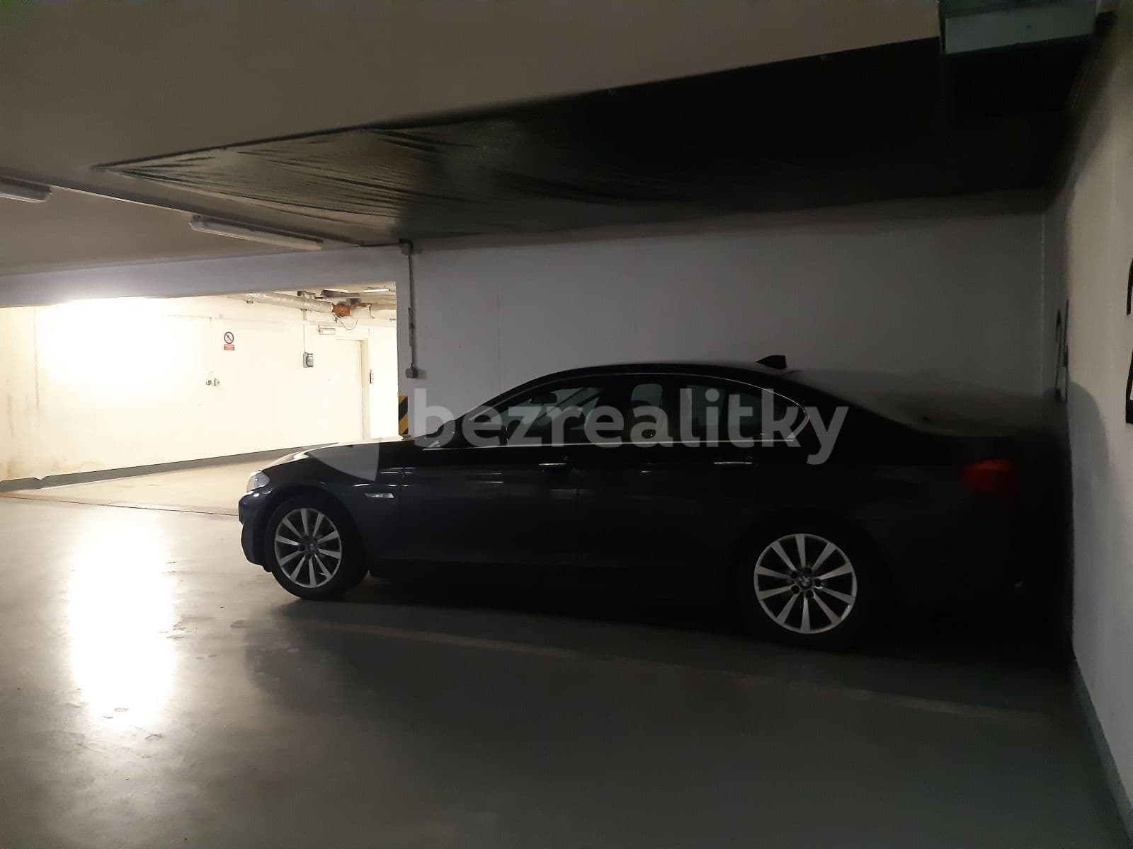 Pronájem garáže 15 m², Paříkova, Praha, Praha