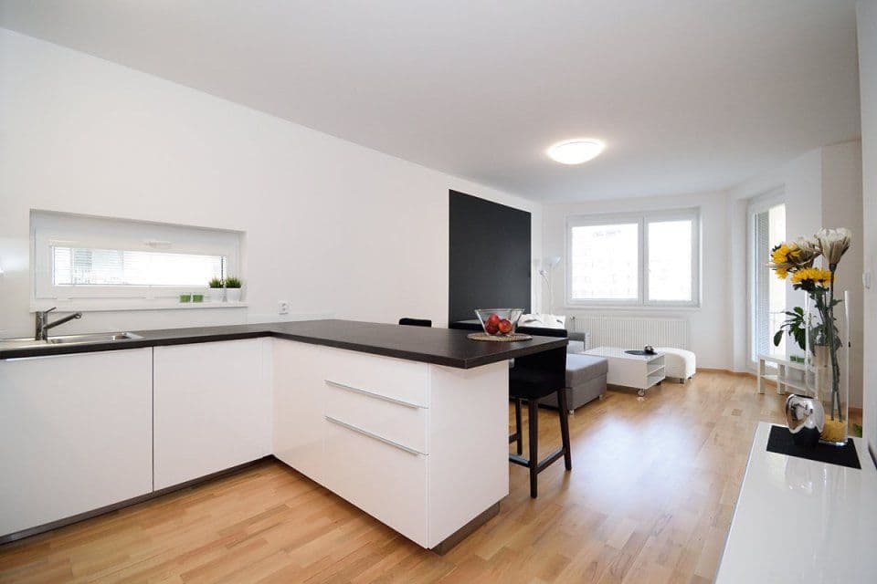 Pronájem bytu 2+kk 55 m², Makedonská, Praha, Praha Pronájem bytu 2+kk 55 m², Makedonská, Praha, Praha