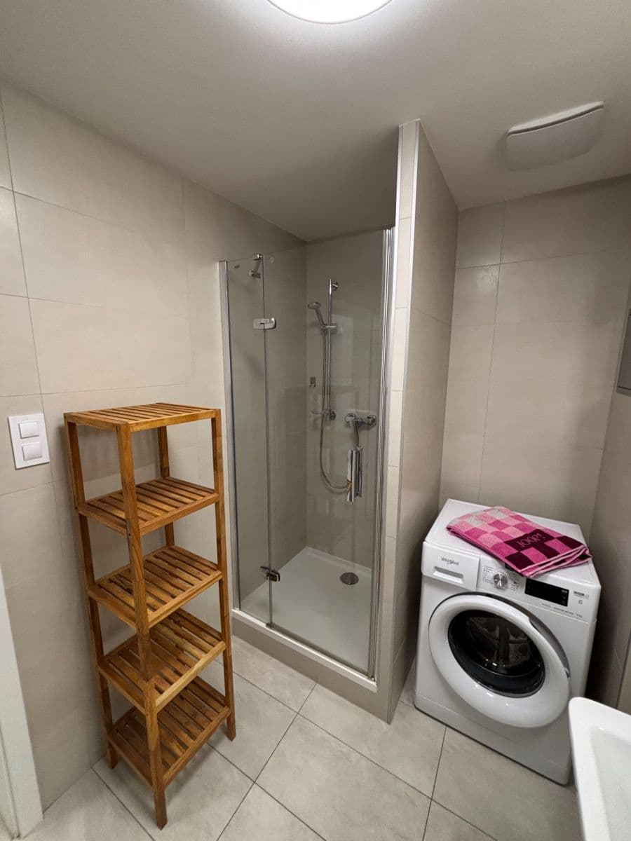 Pronájem bytu 2+kk 70 m², Zvěřinova, Praha, Praha Pronájem bytu 2+kk 70 m², Zvěřinova, Praha, Praha