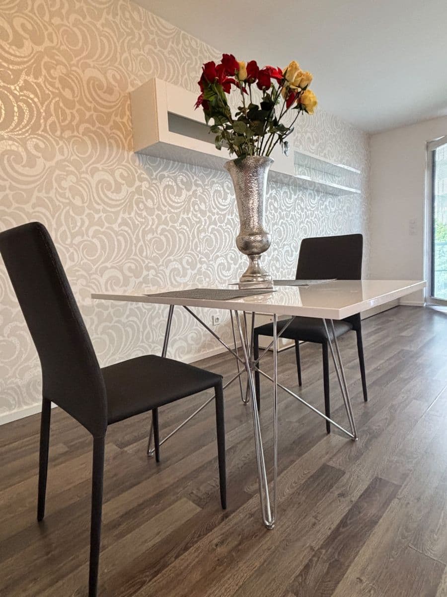 Pronájem bytu 2+kk 70 m², Zvěřinova, Praha, Praha Pronájem bytu 2+kk 70 m², Zvěřinova, Praha, Praha