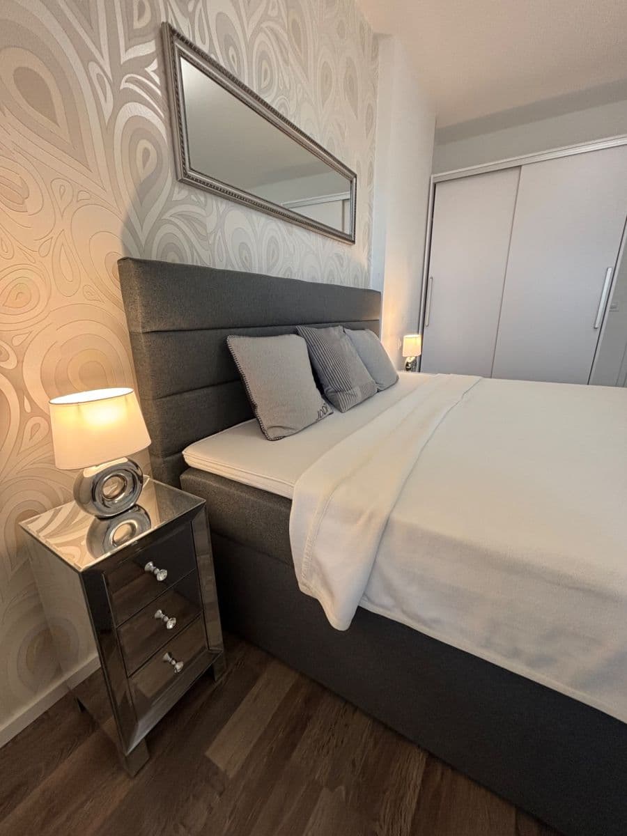 Pronájem bytu 2+kk 70 m², Zvěřinova, Praha, Praha Pronájem bytu 2+kk 70 m², Zvěřinova, Praha, Praha