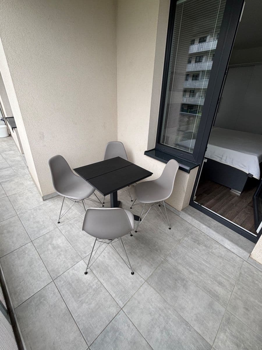 Pronájem bytu 2+kk 70 m², Zvěřinova, Praha, Praha Pronájem bytu 2+kk 70 m², Zvěřinova, Praha, Praha