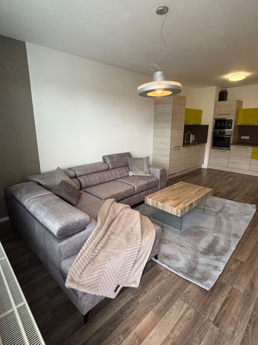 Pronájem bytu 2+kk 70 m², Zvěřinova, Praha, Praha Pronájem bytu 2+kk 70 m², Zvěřinova, Praha, Praha