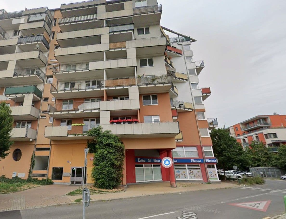 Pronájem garáže 10 m², Podkovářská, Praha, Praha Pronájem garáže 10 m², Podkovářská, Praha, Praha