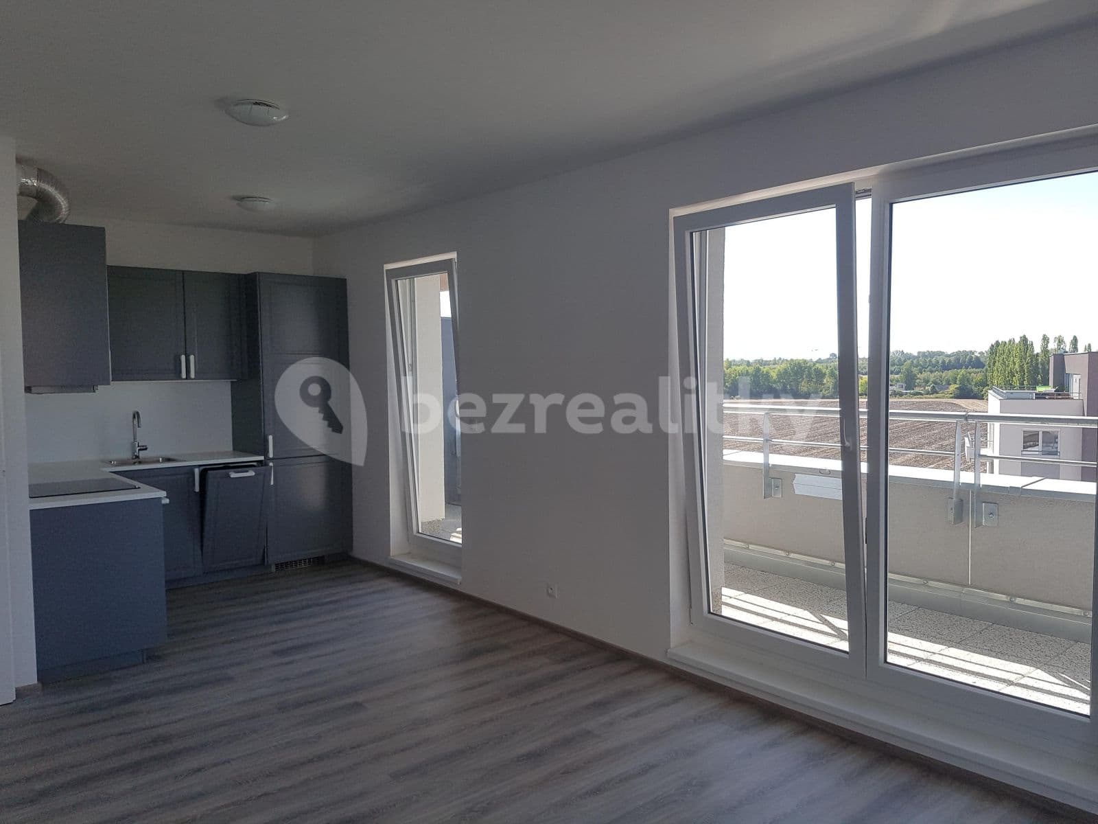 Pronájem bytu 2+kk 58 m², Hlučkova, Praha, Praha Pronájem bytu 2+kk 58 m², Hlučkova, Praha, Praha
