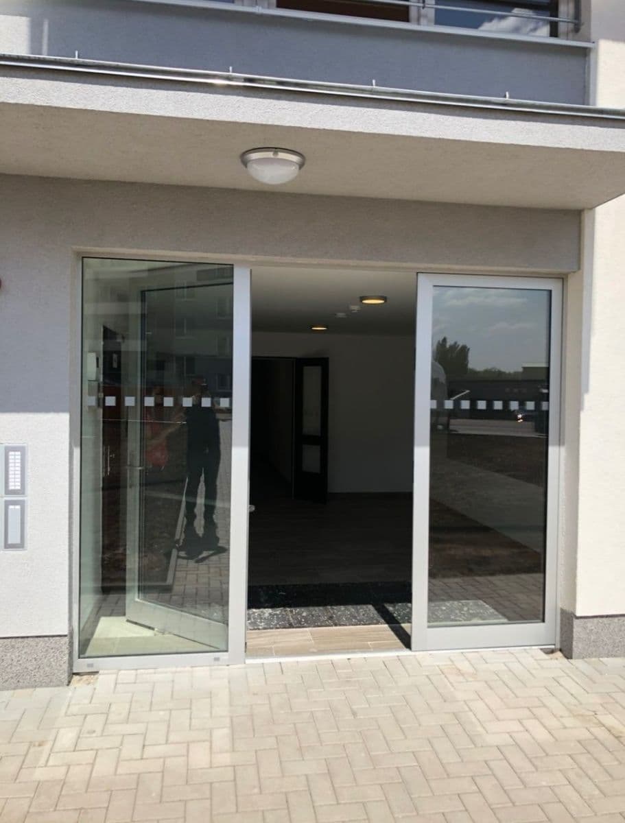 Pronájem bytu 2+kk 58 m², Hlučkova, Praha, Praha Pronájem bytu 2+kk 58 m², Hlučkova, Praha, Praha