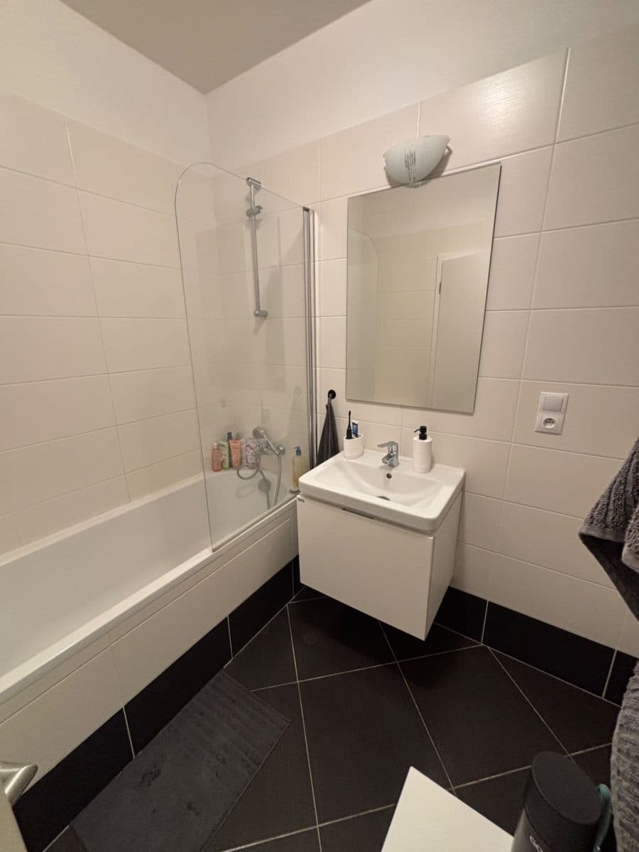 Pronájem bytu 2+kk 58 m², Hlučkova, Praha, Praha Pronájem bytu 2+kk 58 m², Hlučkova, Praha, Praha