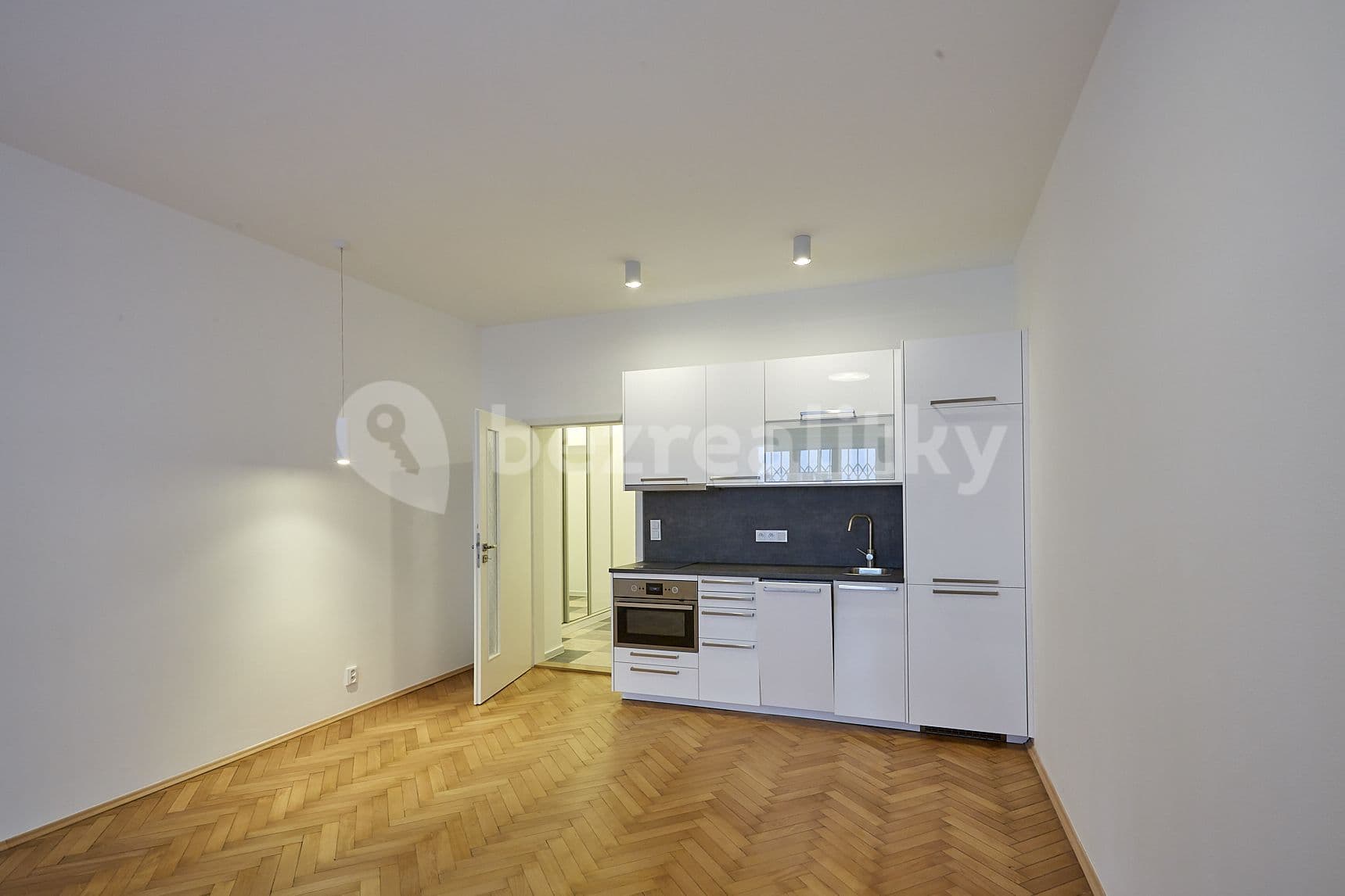 Pronájem bytu 1+kk 35 m², Schnirchova, Praha, Praha Pronájem bytu 1+kk 35 m², Schnirchova, Praha, Praha