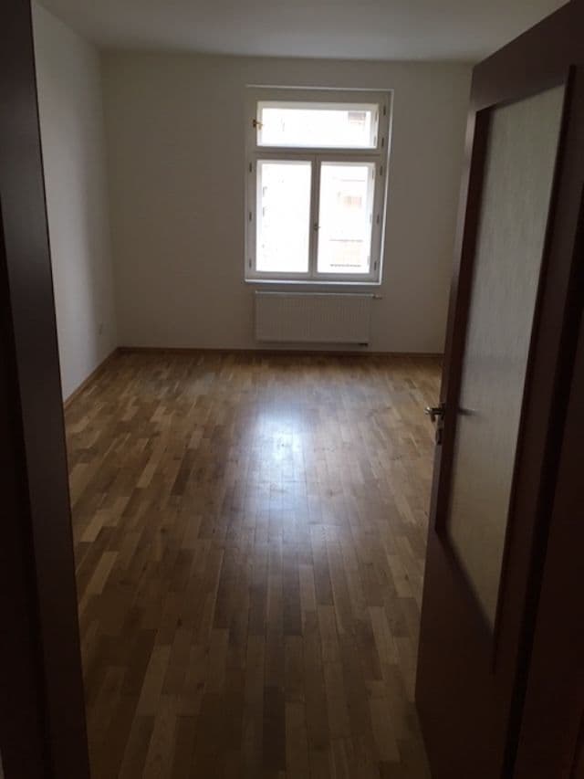 Pronájem bytu 3+1 78 m², Bořivojova, Praha, Praha Pronájem bytu 3+1 78 m², Bořivojova, Praha, Praha