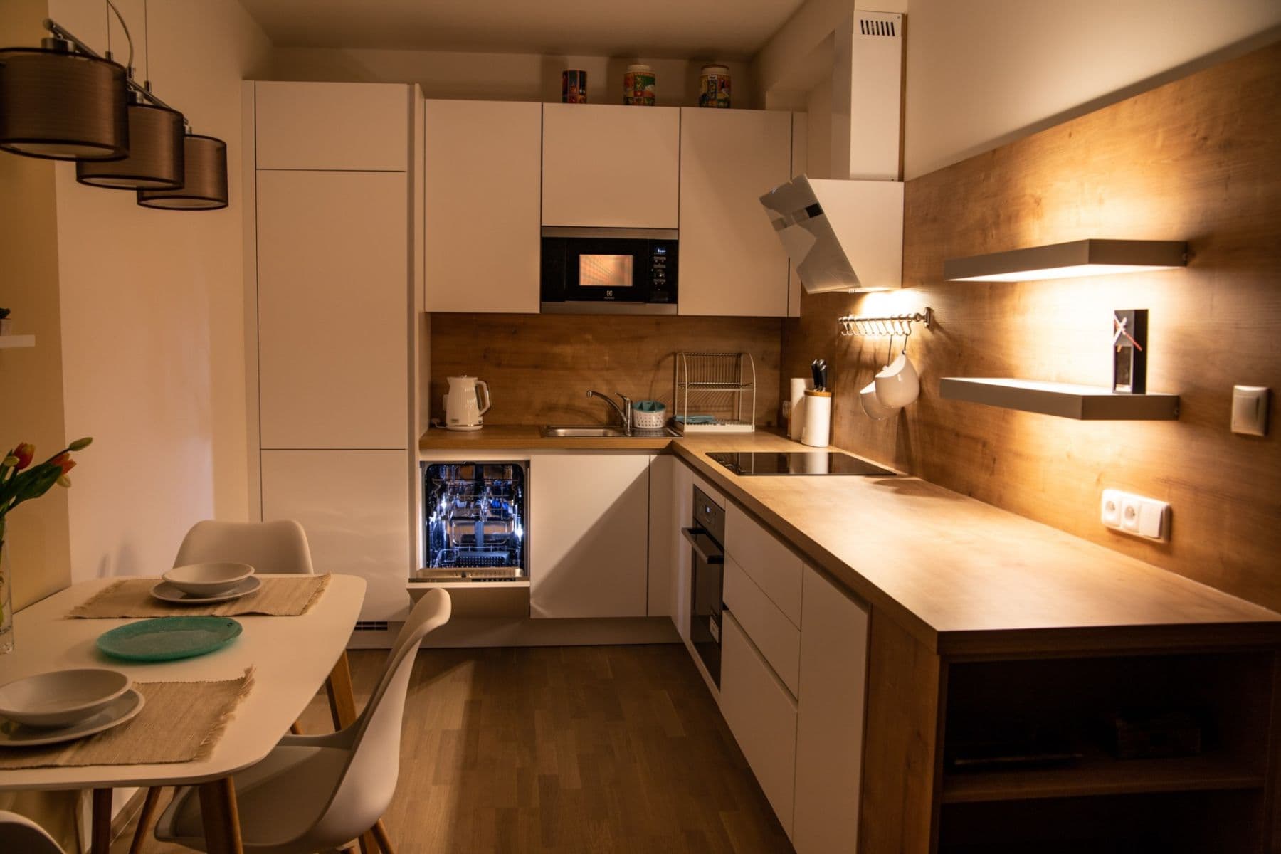 Pronájem bytu 2+kk 58 m², Pod Stolovou Horou, Praha, Praha Pronájem bytu 2+kk 58 m², Pod Stolovou Horou, Praha, Praha