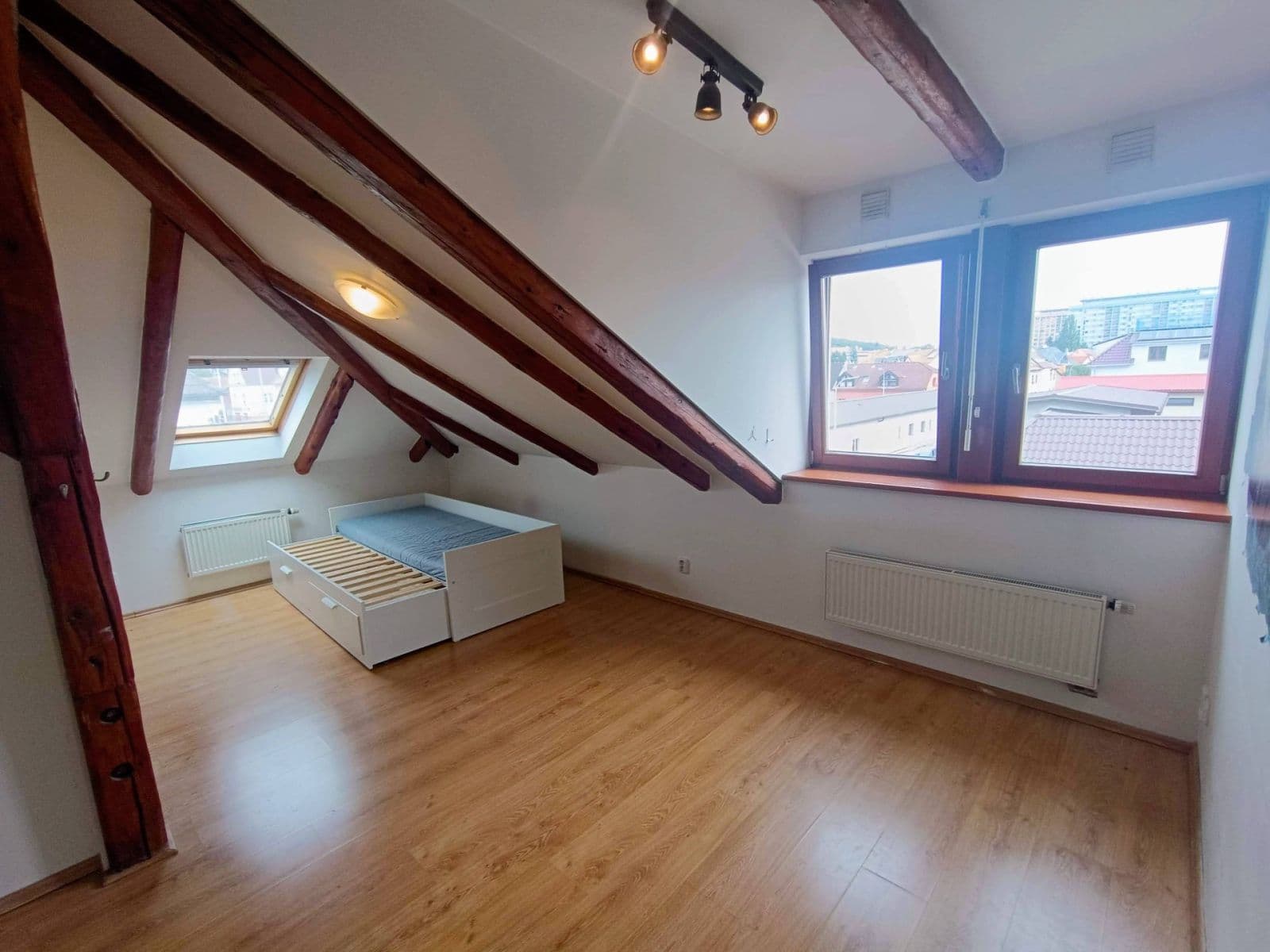 Pronájem bytu 3+kk 90 m², Klapkova, Praha, Praha Pronájem bytu 3+kk 90 m², Klapkova, Praha, Praha