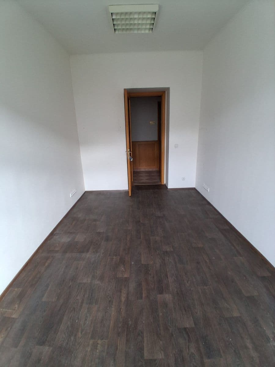 Pronájem kanceláře 15 m², Jeseniova, Praha, Praha Pronájem kanceláře 15 m², Jeseniova, Praha, Praha